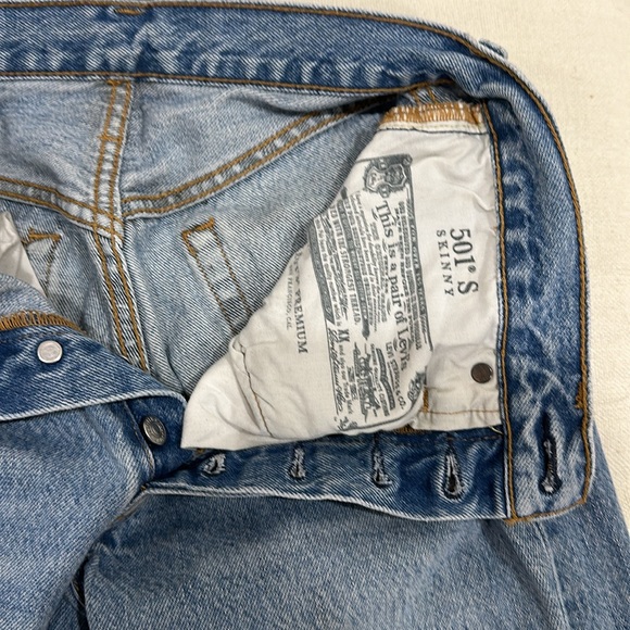 Women’s Levi’s - Picture 3 of 5